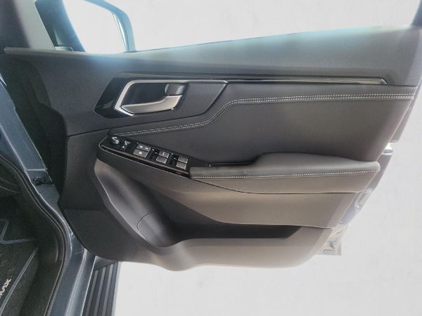 2026-Isuzu-D-Max-30-DDI-V-Cross-HR-Auto-Double-Cab image:14