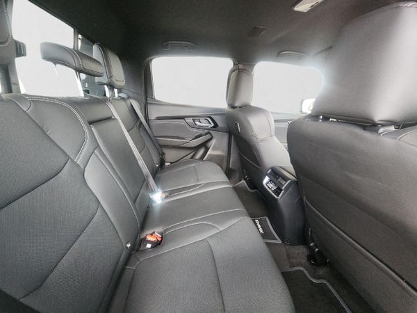 2026-Isuzu-D-Max-30-DDI-V-Cross-HR-Auto-Double-Cab image:15