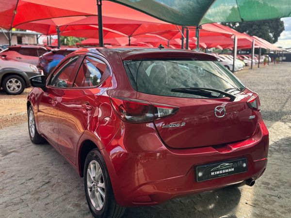 2017-Mazda-2-15-Active-5-dr image:4