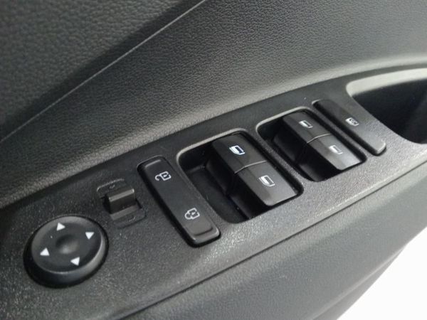 2025-Hyundai-Grand-i10-12-Motion-Auto image:18