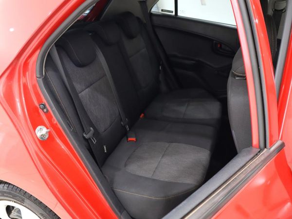 2015-Kia-Picanto-10-LX image:18