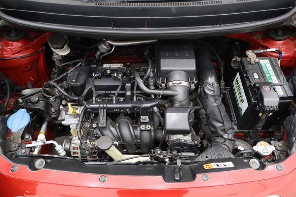 2015-Kia-Picanto-10-LX image:19