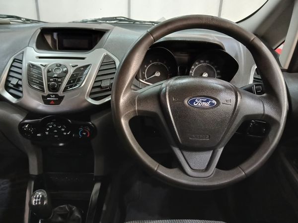 2015-Ford-EcoSport-15-TiVCT-Ambiente image:9