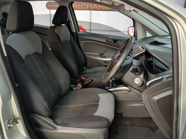 2015-Ford-EcoSport-15-TiVCT-Ambiente image:7