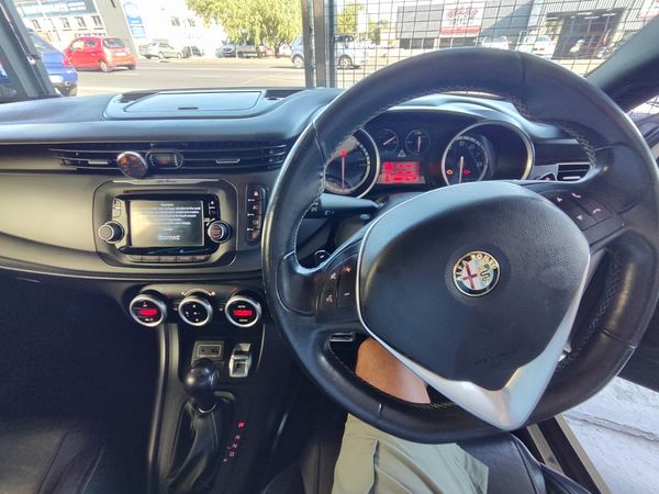 2016-Alfa-Romeo-Giulietta-Quadra-Coarse-number-61-off-100-built image:9