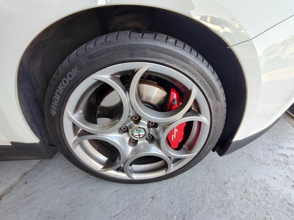 2016-Alfa-Romeo-Giulietta-Quadra-Coarse-number-61-off-100-built image:6