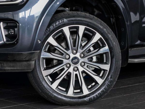 2023-Ford-Everest-30D-V6-Platinum-AWD-Auto image:2