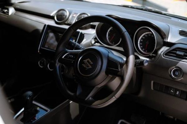 2022-Suzuki-Swift-12-GLX-Auto image:11