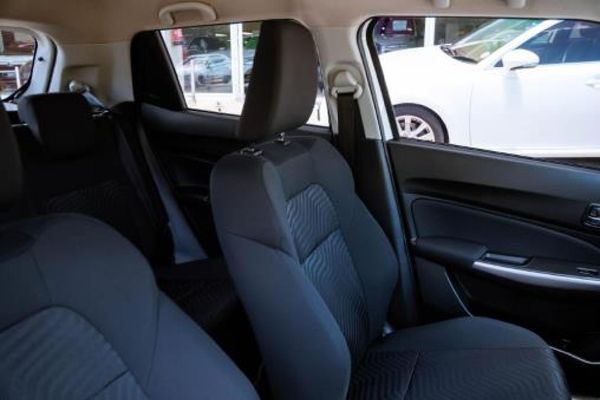 2022-Suzuki-Swift-12-GLX-Auto image:7
