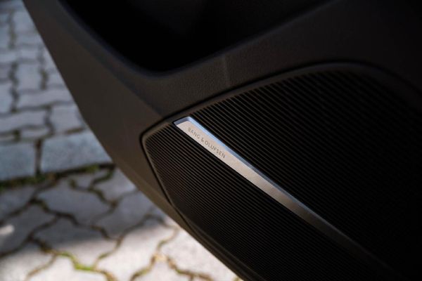 2020-Audi-Q8-55-TFSI-quattro-Auto image:10