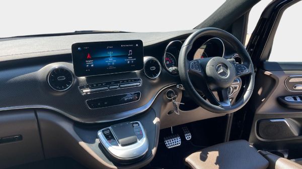 2023-Mercedes-Benz-V-Class-V-300d-Exclusive image:11