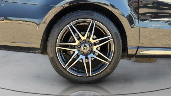 2023-Mercedes-Benz-V-Class-V-300d-Exclusive image:15