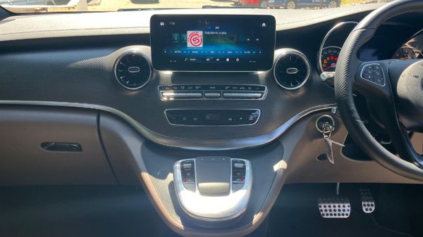2023-Mercedes-Benz-V-Class-V-300d-Exclusive image:22