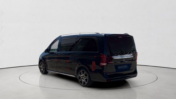 2023-Mercedes-Benz-V-Class-V-300d-Exclusive image:4