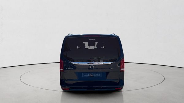 2023-Mercedes-Benz-V-Class-V-300d-Exclusive image:5
