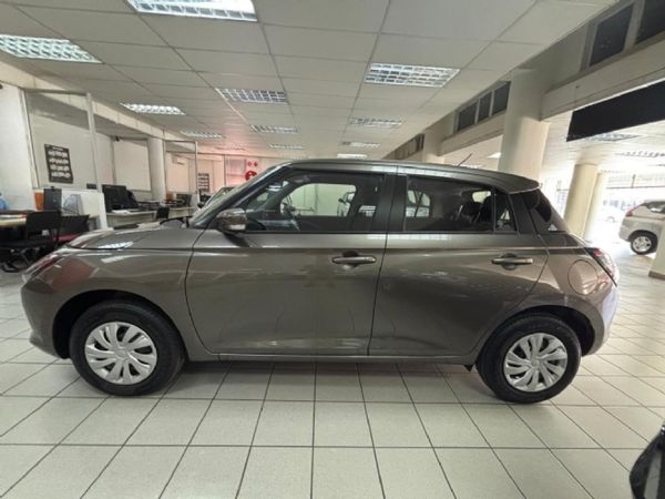 2026-Suzuki-Swift-12-GL image:4