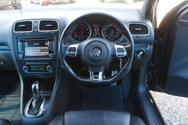 2012-Volkswagen-Golf-VI-GTI-20-TSI-Auto image:13