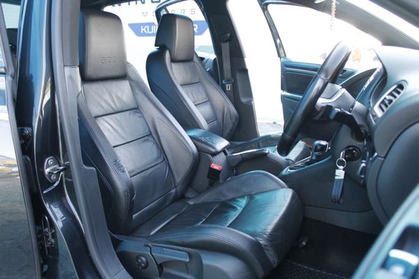 2012-Volkswagen-Golf-VI-GTI-20-TSI-Auto image:15
