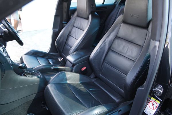 2012-Volkswagen-Golf-VI-GTI-20-TSI-Auto image:16