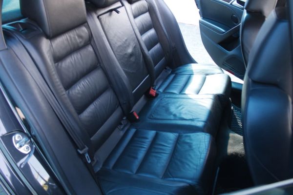 2012-Volkswagen-Golf-VI-GTI-20-TSI-Auto image:17