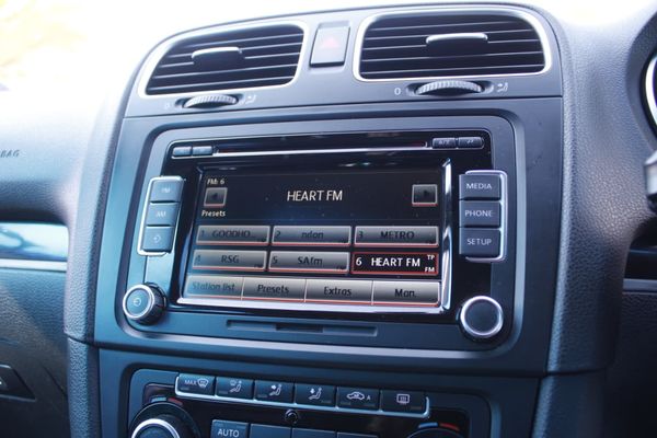 2012-Volkswagen-Golf-VI-GTI-20-TSI-Auto image:18