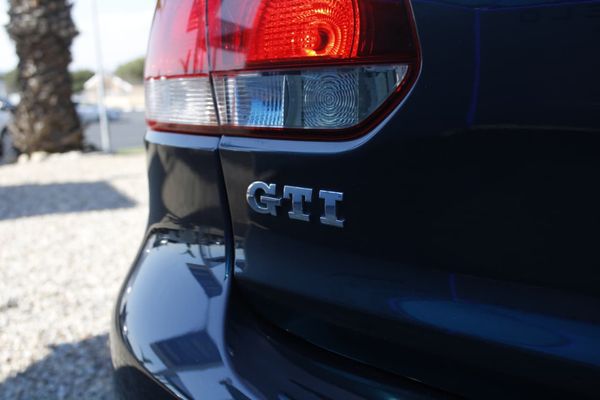 2012-Volkswagen-Golf-VI-GTI-20-TSI-Auto image:8