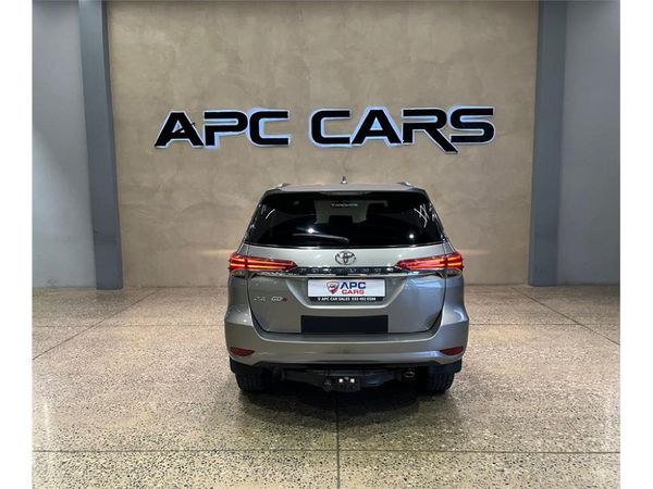 2018-Toyota-Fortuner-24-GD-6-Raised-Body-Auto image:4