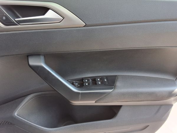 2021-Volkswagen-Polo-10-TSI-Comfortline-Auto image:15