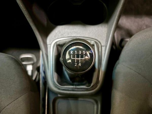 2020-Volkswagen-Polo-Vivo-14-Trendline-5-dr image:4