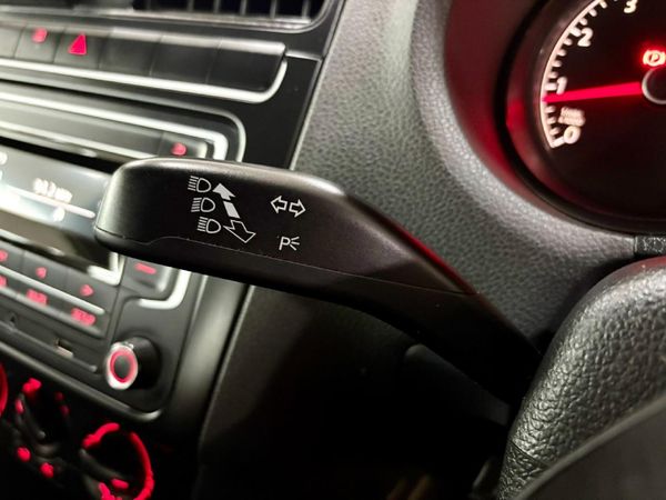 2020-Volkswagen-Polo-Vivo-14-Trendline-5-dr image:6