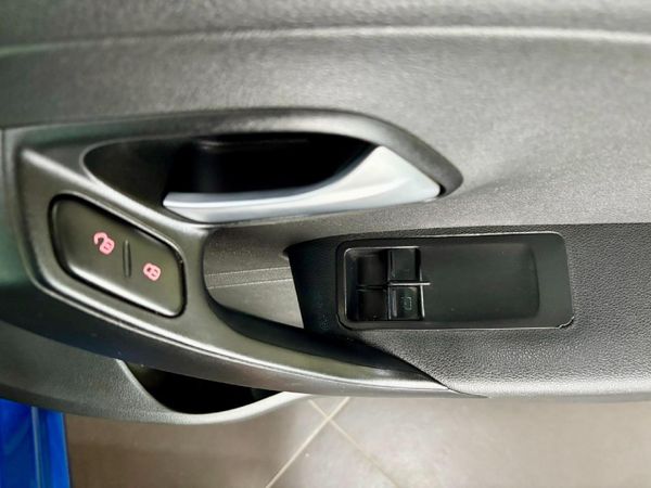 2020-Volkswagen-Polo-Vivo-14-Trendline-5-dr image:8