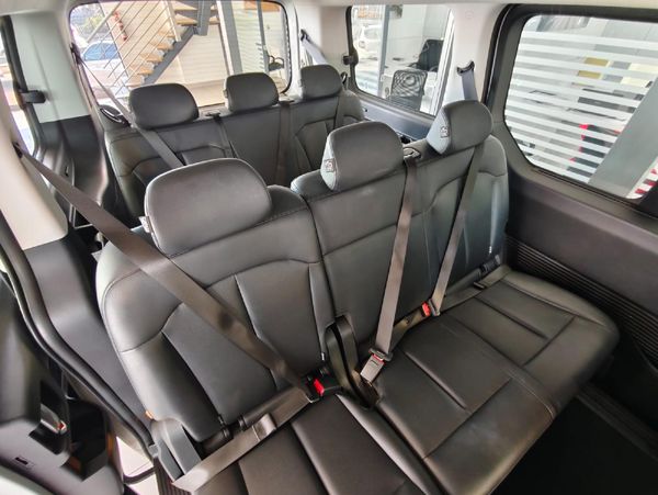 2026-Hyundai-Staria-22d-Executive-Auto image:11
