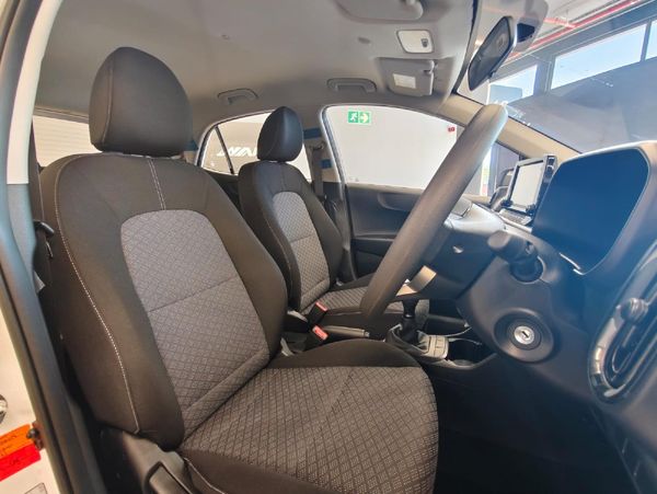 2026-Kia-Picanto-10-LX-Auto image:1