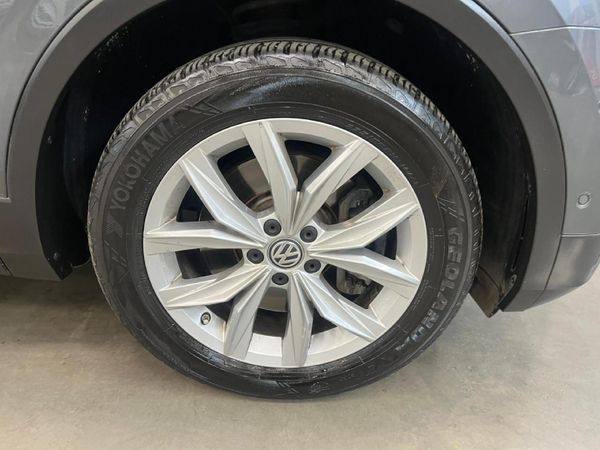 2018-Volkswagen-Tiguan-20-TDI-Highline-4Motion-Auto image:9