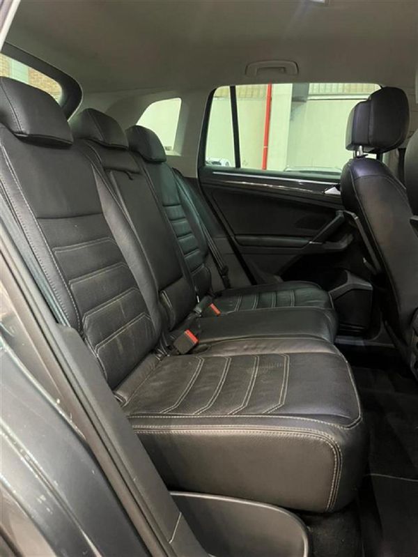 2018-Volkswagen-Tiguan-20-TDI-Highline-4Motion-Auto image:12