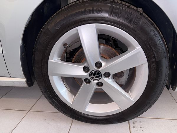 2022-Volkswagen-Polo-Vivo-14-Comfortline-5-dr image:9