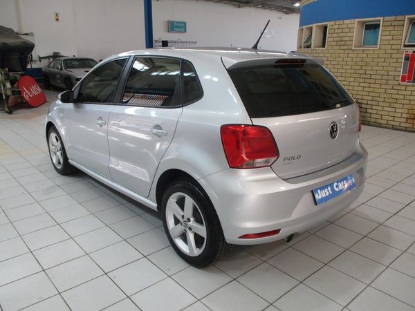 2022-Volkswagen-Polo-Vivo-14-Comfortline-5-dr image:2