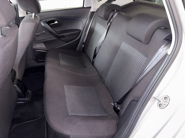 2022-Volkswagen-Polo-Vivo-14-Comfortline-5-dr image:7