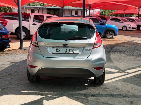 2014-Ford-Fiesta-16-TDCi-Ambiente-5-dr image:7