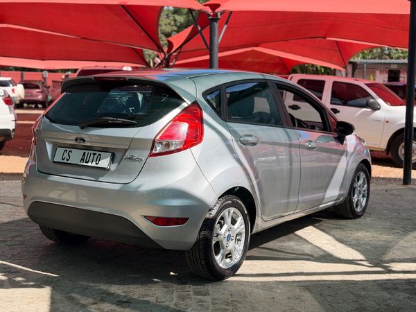 2014-Ford-Fiesta-16-TDCi-Ambiente-5-dr image:8