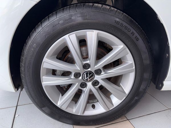 2022-Volkswagen-Polo-Vivo-14-Comfortline-5-dr image:9