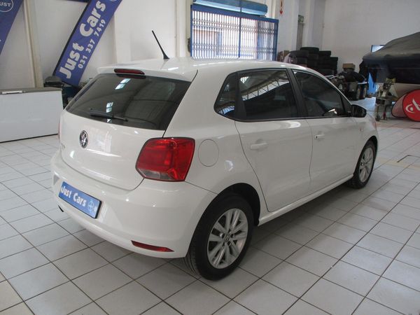 2022-Volkswagen-Polo-Vivo-14-Comfortline-5-dr image:3