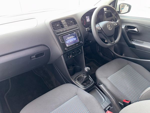 2022-Volkswagen-Polo-Vivo-14-Comfortline-5-dr image:5