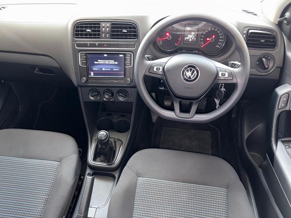 2022-Volkswagen-Polo-Vivo-14-Comfortline-5-dr image:6