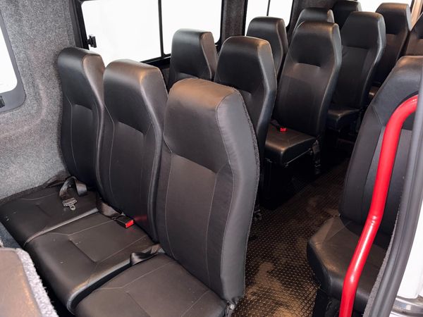2020-Volkswagen-Crafter-50-20TDI-103kw-XLWB-22-Seater-Bus image:9
