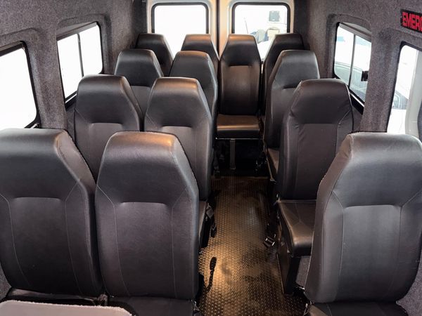 2020-Volkswagen-Crafter-50-20TDI-103kw-XLWB-22-Seater-Bus image:10
