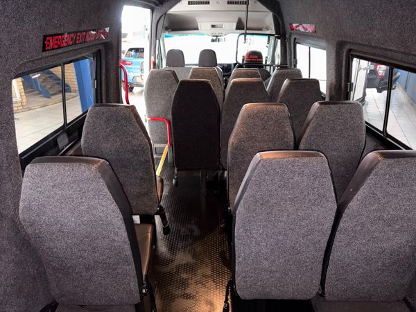 2020-Volkswagen-Crafter-50-20TDI-103kw-XLWB-22-Seater-Bus image:11