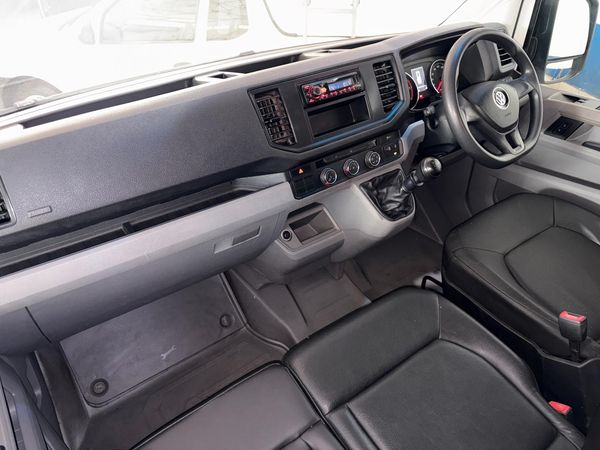 2020-Volkswagen-Crafter-50-20TDI-103kw-XLWB-22-Seater-Bus image:5