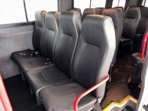 2020-Volkswagen-Crafter-50-20TDI-103kw-XLWB-22-Seater-Bus image:8