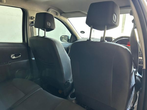2011-Renault-Clio-12-16v-Va-Va-Voom-5-dr-Pack image:16